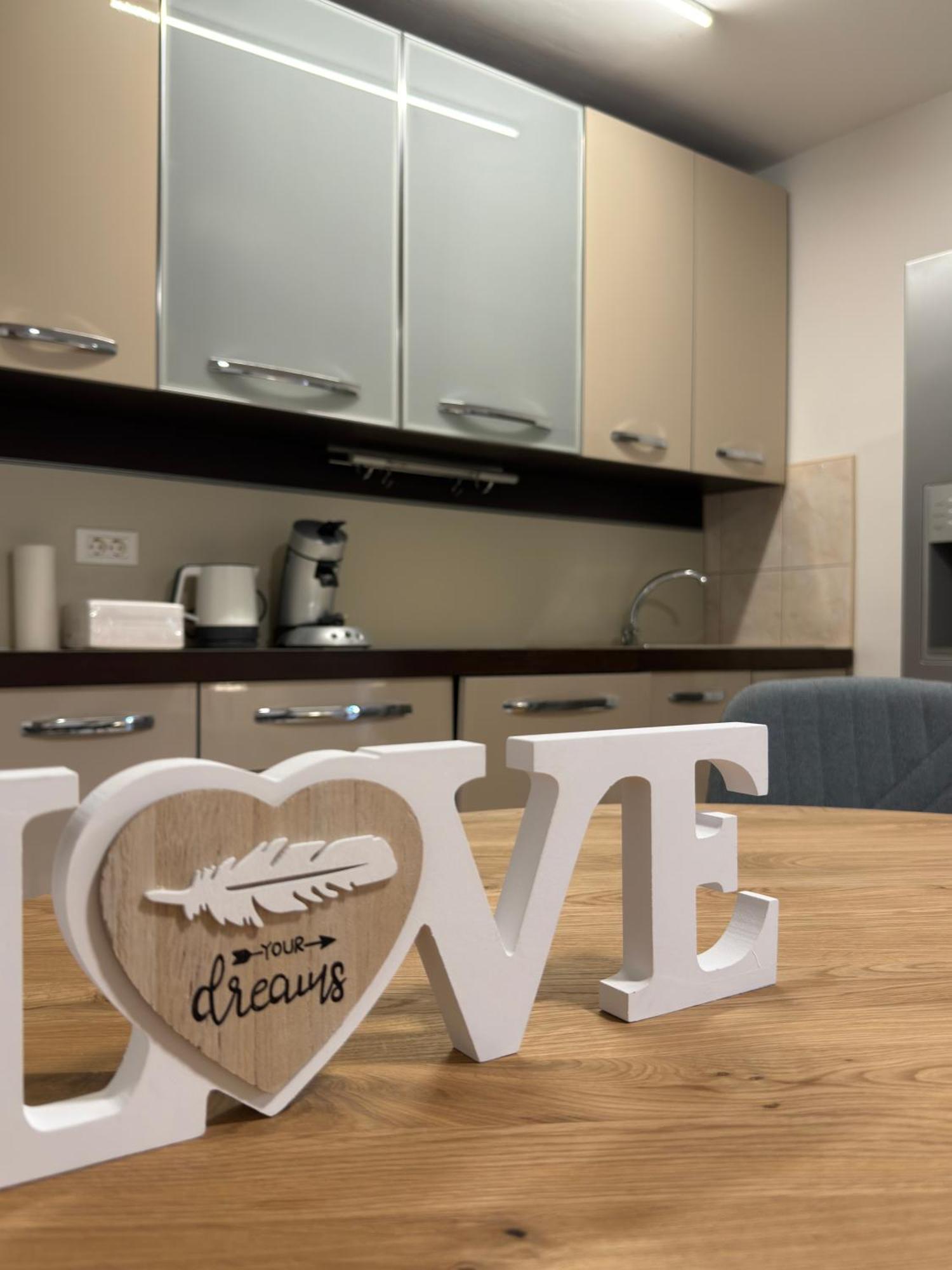 Valentinas Garden Apartment Split Ngoại thất bức ảnh